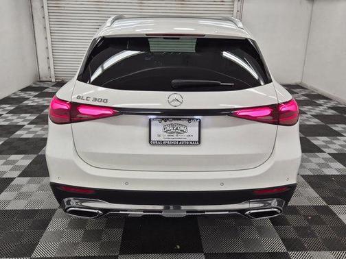 2025 Mercedes-Benz GLC 300 Base