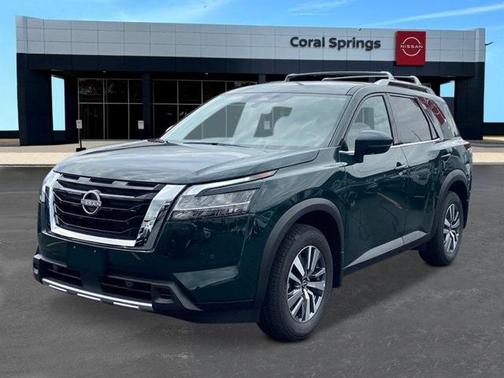 2025 Nissan Pathfinder SL