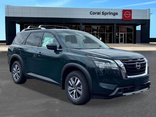 2025 Nissan Pathfinder SL