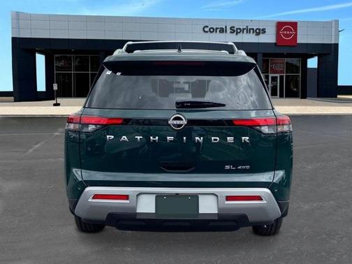 2025 Nissan Pathfinder SL