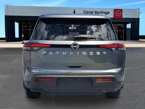 2025 Nissan Pathfinder S