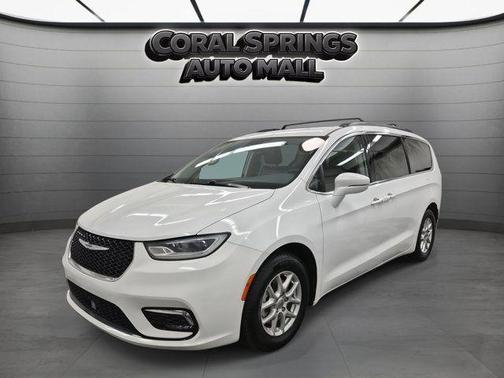 2022 Chrysler Pacifica Touring-L