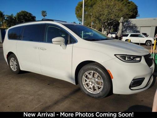 2022 Chrysler Pacifica Touring-L