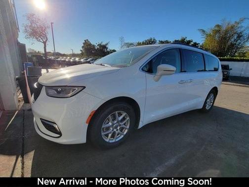 2022 Chrysler Pacifica Touring-L