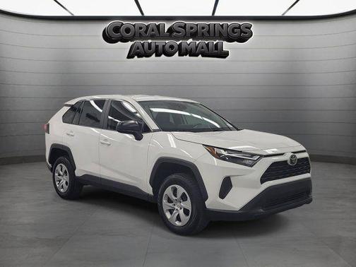 Ice 2025 Toyota RAV4 LE
