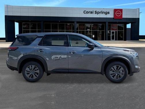2025 Nissan Pathfinder S