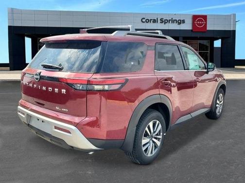 2025 Nissan Pathfinder SL