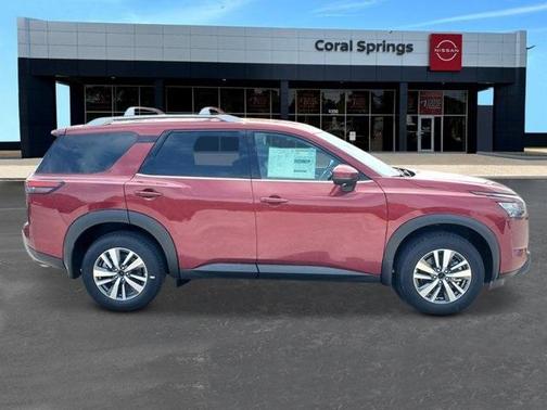 2025 Nissan Pathfinder SL