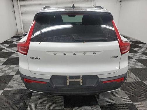 2019 Volvo XC40 T5 R-Design