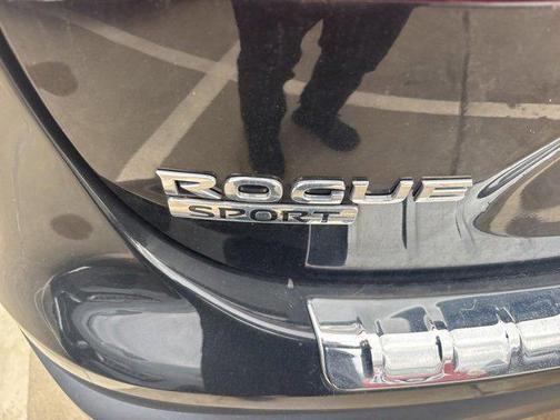 2022 Nissan Rogue Sport SL