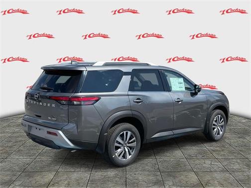 2025 Nissan Pathfinder SL