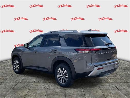 2025 Nissan Pathfinder SL