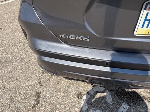2022 Nissan Kicks S