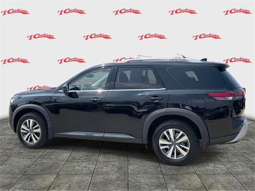 2022 Nissan Pathfinder SL