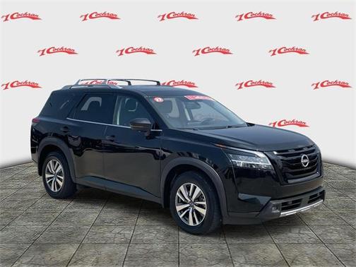 2022 Nissan Pathfinder SL
