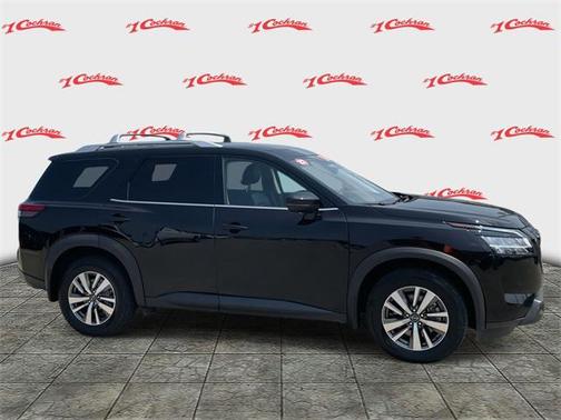 2022 Nissan Pathfinder SL