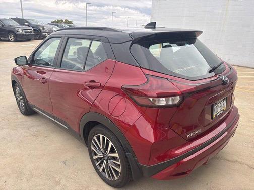 2023 Nissan Kicks SR