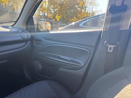 2022 Mitsubishi Mirage ES