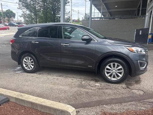 2018 Kia Sorento LX