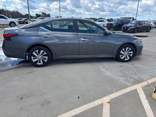 2025 Nissan Altima S FWD