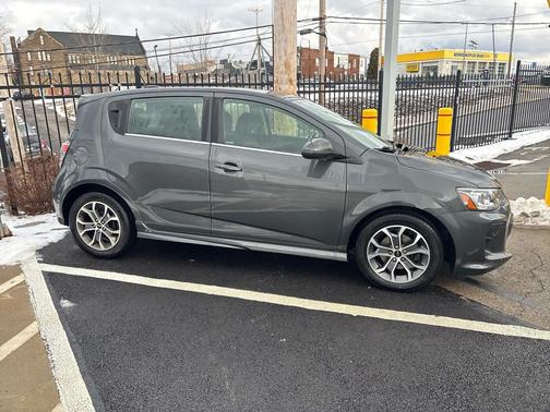 2020 Chevrolet Sonic FWD Hatchback LT 5-Door