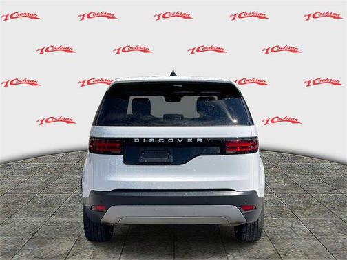 2024 Land Rover Discovery P300 S