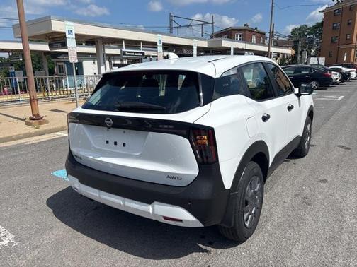 2025 Nissan Kicks S