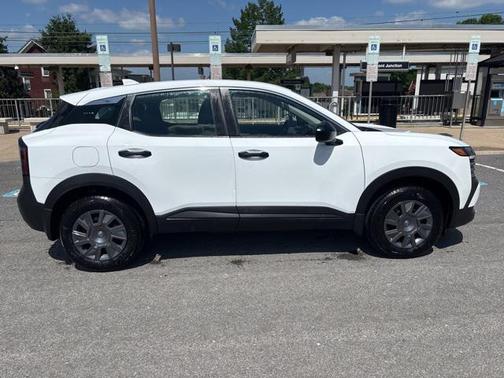 2025 Nissan Kicks S