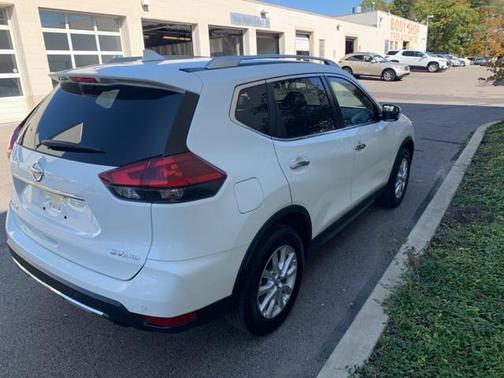 2020 Nissan Rogue SV