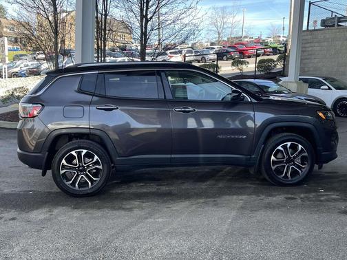 Granite Crystal Metallic Clearcoat 2022 Jeep Compass Limited