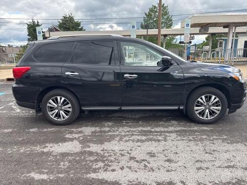 2020 Nissan Pathfinder SL