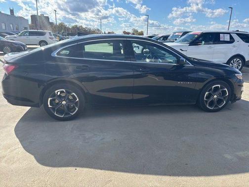 2022 Chevrolet Malibu FWD LT