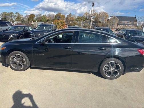 2022 Chevrolet Malibu FWD LT