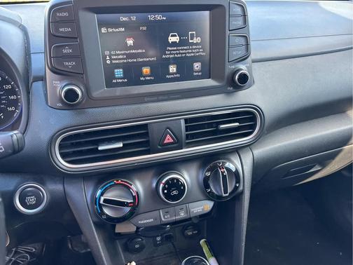 2020 Hyundai KONA SEL