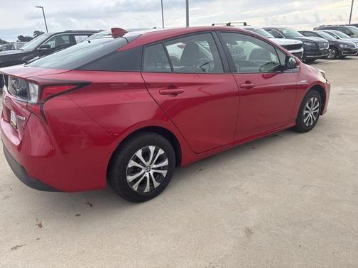 2020 Toyota Prius LE