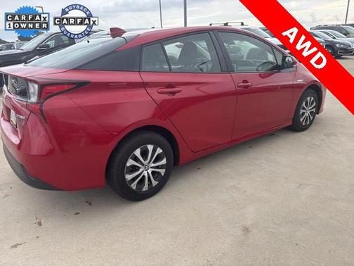2020 Toyota Prius LE