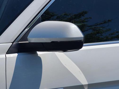 2023 Volkswagen Atlas 3.6L SEL Premium
