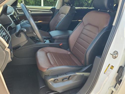 2023 Volkswagen Atlas 3.6L SEL Premium