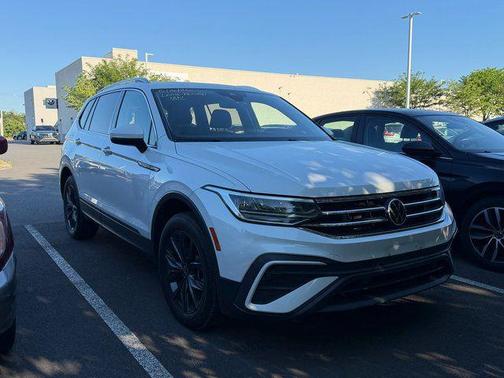 Opal White 2023 Volkswagen Tiguan 2.0T SE