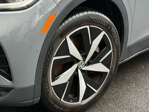 Pure Gray 2023 Volkswagen ID.4 S