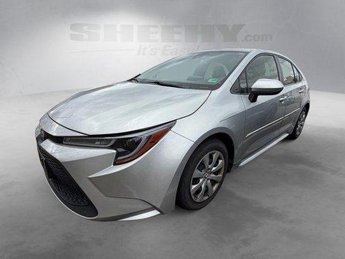 Classic Silver Metallic 2022 Toyota Corolla LE