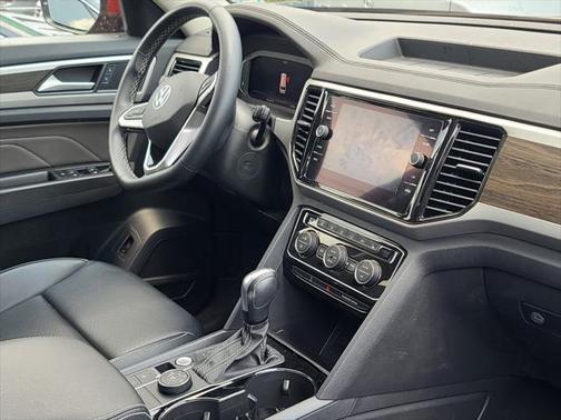 2022 Volkswagen Atlas 2.0T SE w/Technology 4MOTION