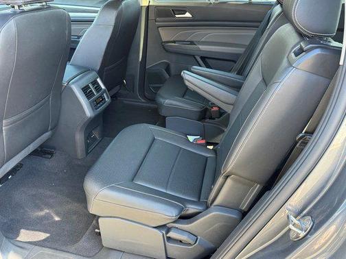 2023 Volkswagen Atlas 3.6L SE w/Technology