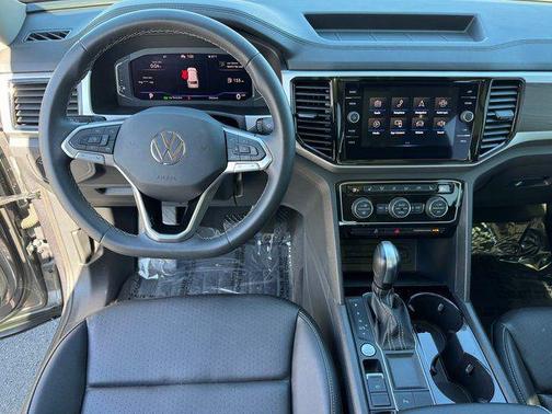 2023 Volkswagen Atlas 3.6L SE w/Technology