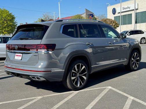 Pure Gray 2026 Volkswagen Atlas 2.0T SEL Premium R-Line 4MOTION