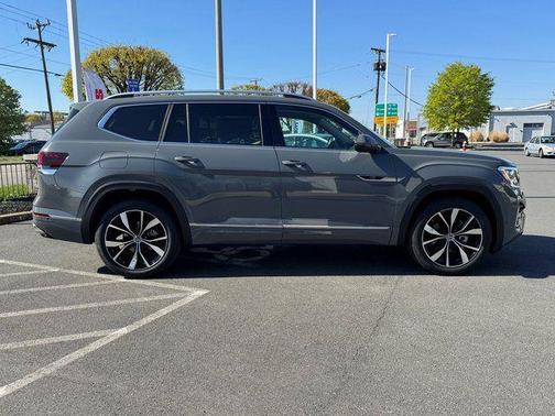 Pure Gray 2026 Volkswagen Atlas 2.0T SEL Premium R-Line 4MOTION