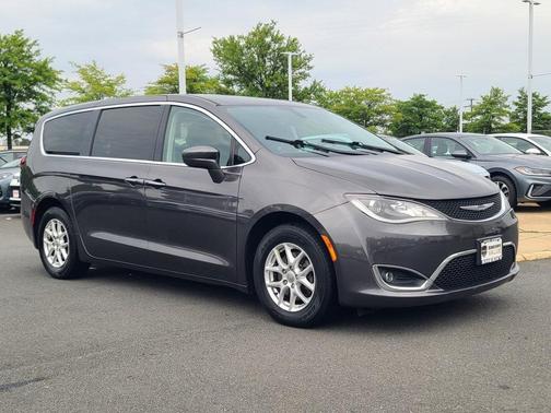 2020 Chrysler Pacifica Touring