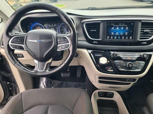 2020 Chrysler Pacifica Touring