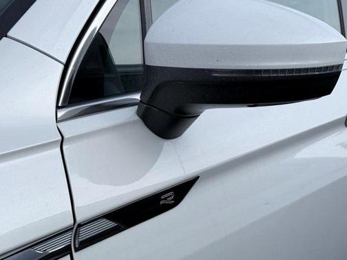 2023 Volkswagen Tiguan 2.0T SEL R-Line 4MOTION