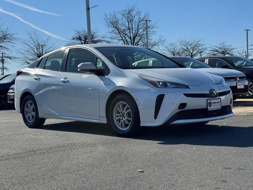 2019 Toyota Prius LE